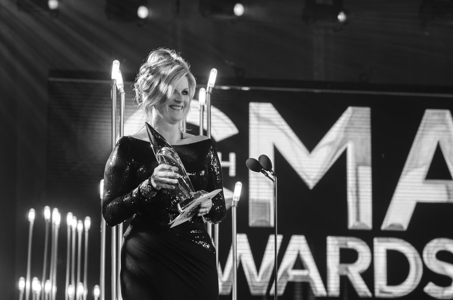 Trisha Yearwood Acts...and Edits?