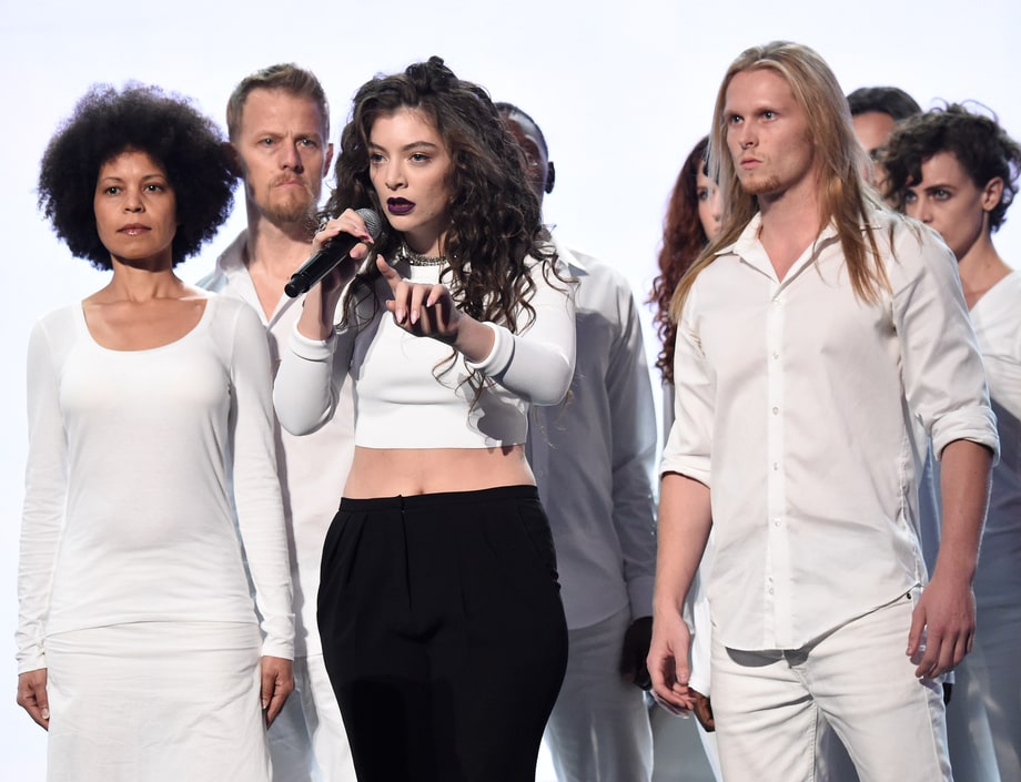Best of the Night: Lorde Thinks Inside the Box