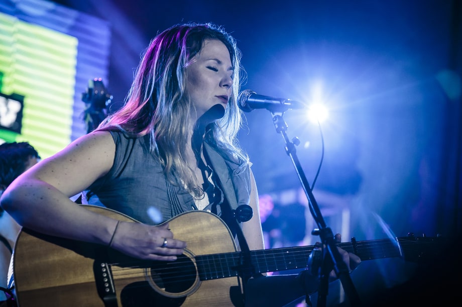 Della Mae