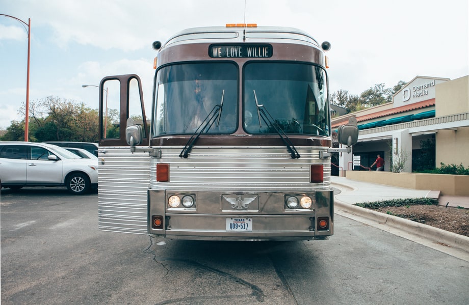 Best Alternative to Uber: Willie Nelson's Tour Bus