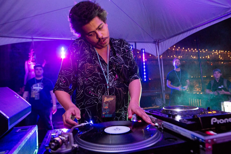 Seth Troxler