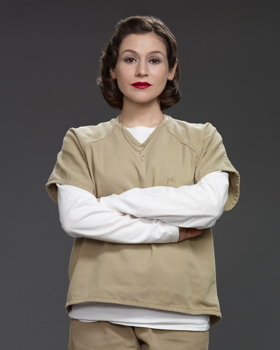 Lorna Morello (Yael Stone)