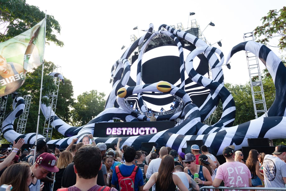Best Stage Design: Riverside