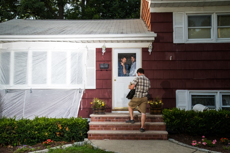 'Red Oaks' crew talk lighting at the Meyers characters' house