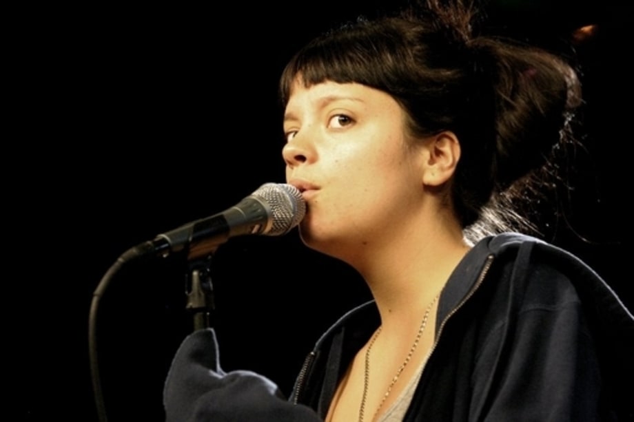 Lily Allen Knocks 'Em Out