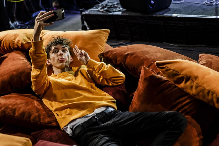 Go Behind the Scenes With 'Youth' Singer Troye Sivan on Tour