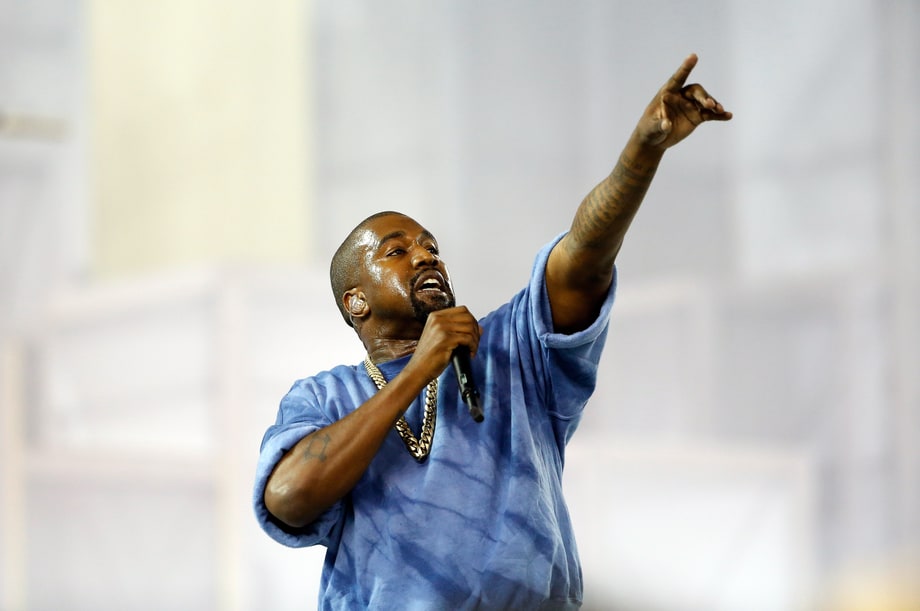 10 Musicians You Need to Follow on Twitter