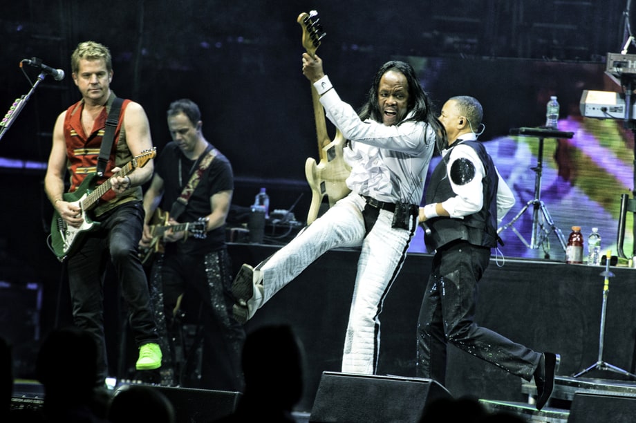 See Behind-the-Scenes Photos of Chicago and Earth, Wind & Fire Live