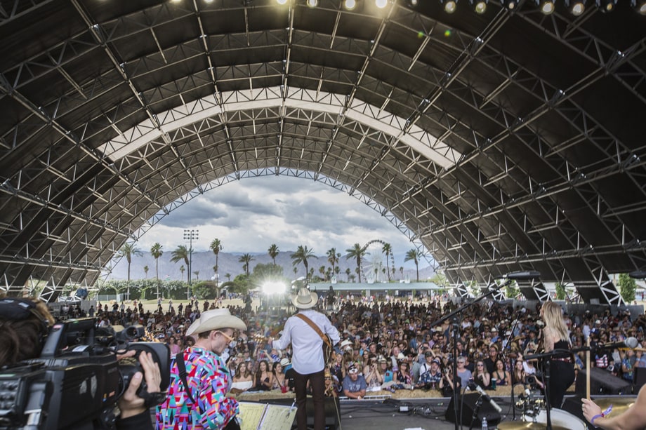 Sam Outlaw Performs