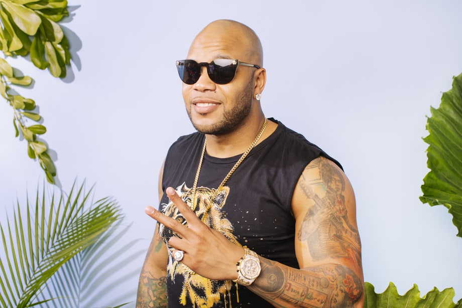 Flo Rida Chilling