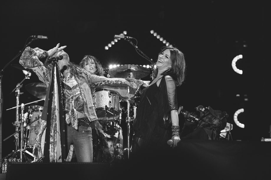 Steven Tyler Duets With Martina McBride
