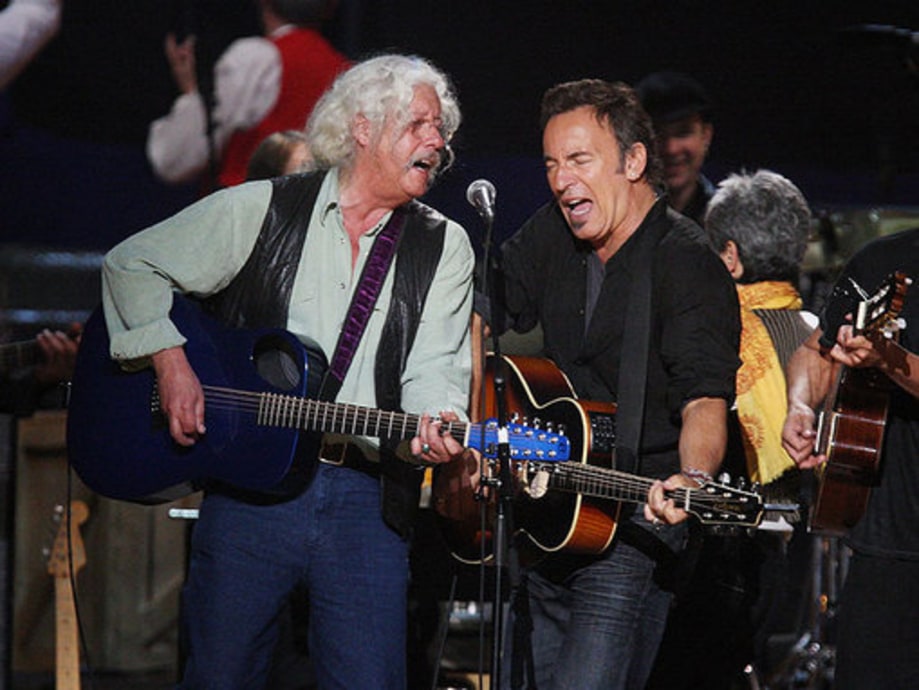 Celebrating Seeger: Springsteen, Matthews, Mellencamp and More Sing Along to Pete's Songs in NYC