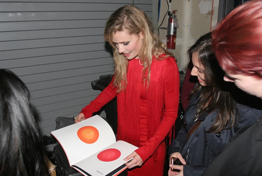 Behind the Scenes with Oh Land