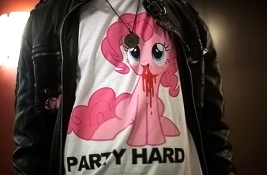 Bronies Hit Canterlot Gardens for 'My Little Pony' Convention