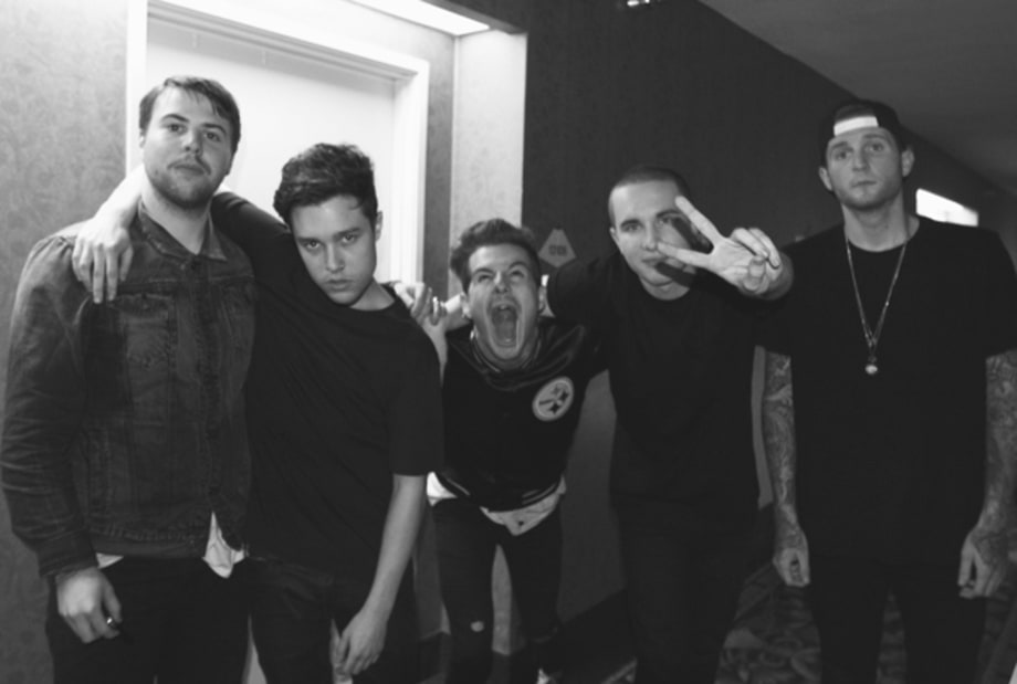 The Neighbourhood: On the Road