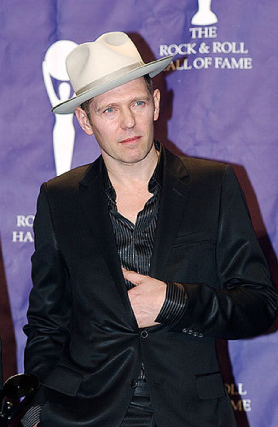 Clash2_R&RHallOfFame_WaldorfAstoriaNYC_031003