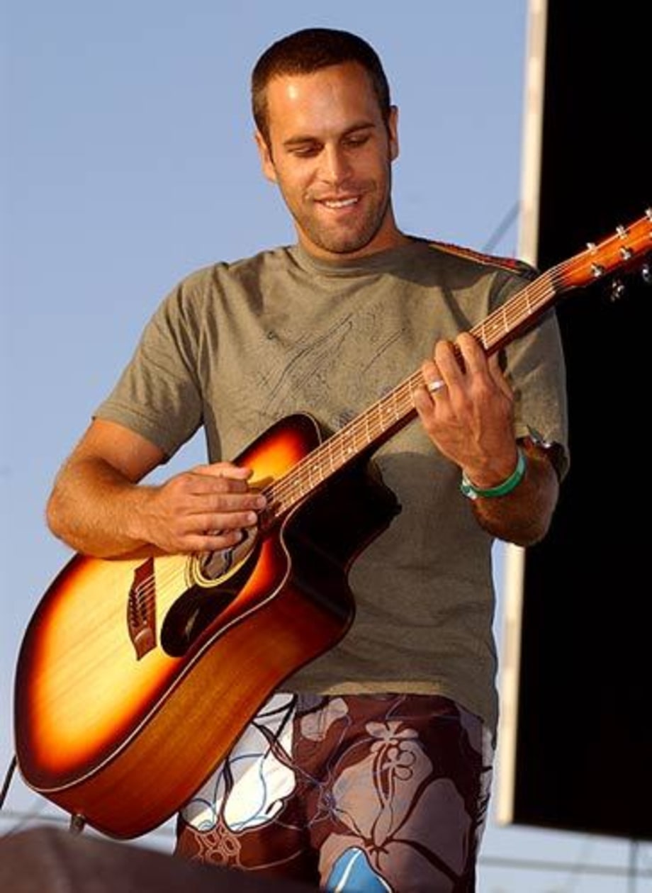 JackJohnson1_Coachella_CA_042603-042703