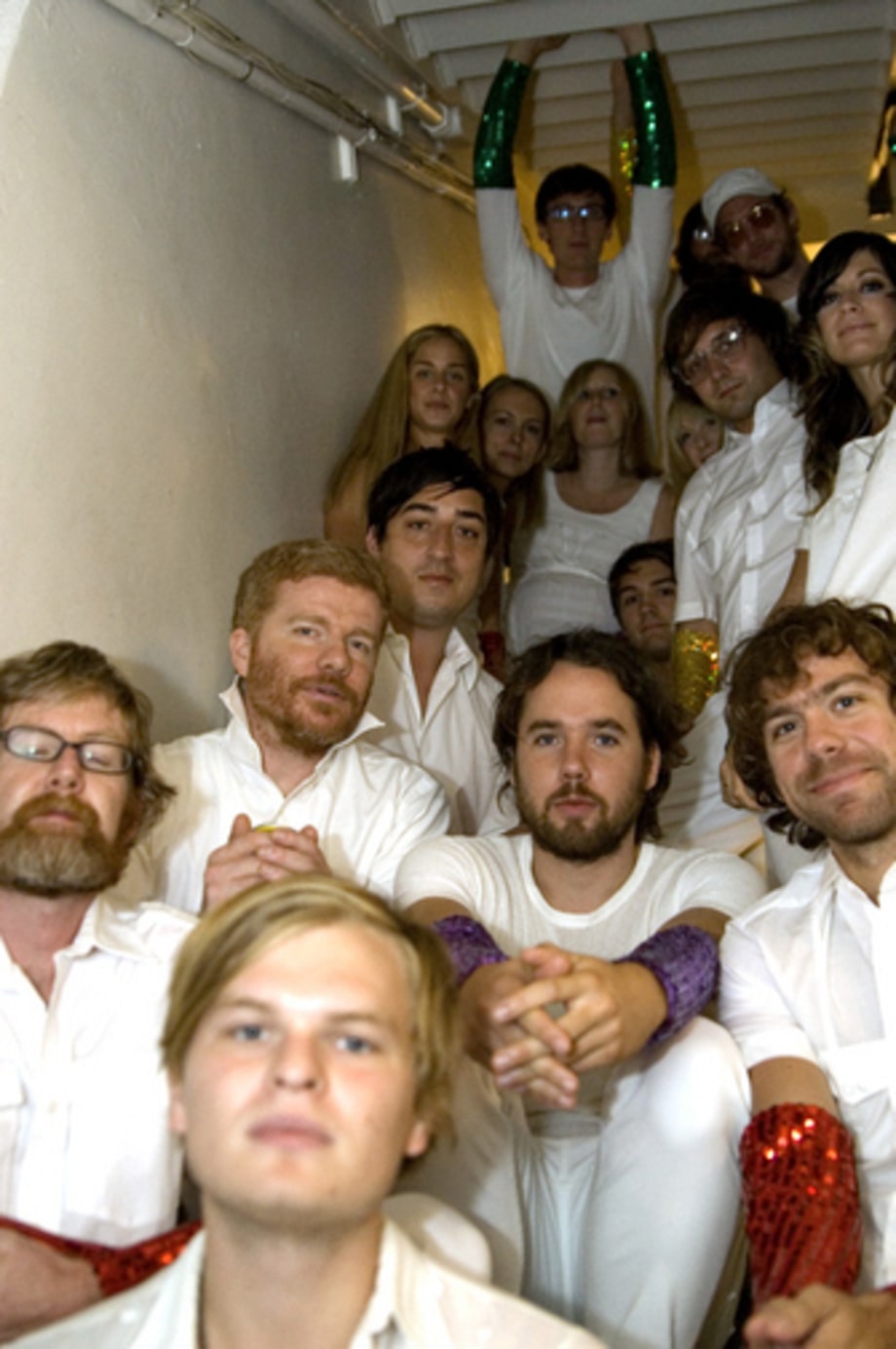 Feist on Letterman: Choir on stairwell
