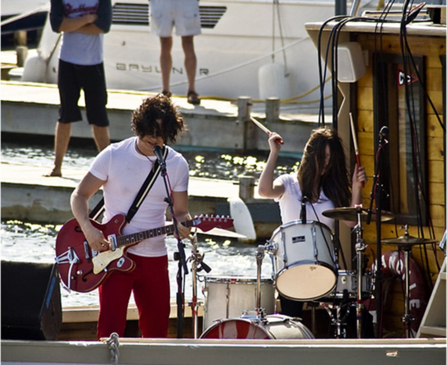 7/11/07: The White Stripes Concert Series: On a Boat