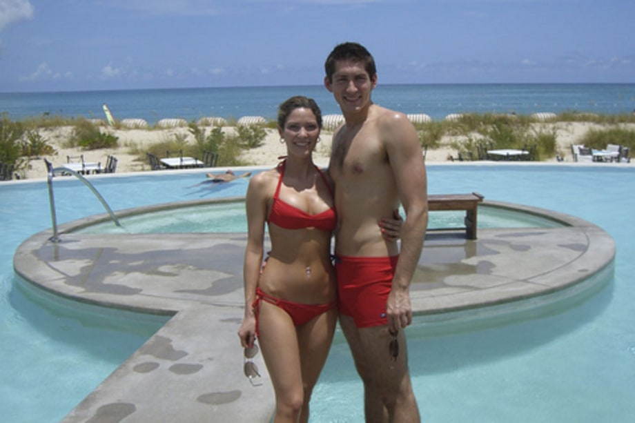 Digital Bonnie and Clyde: Poolside