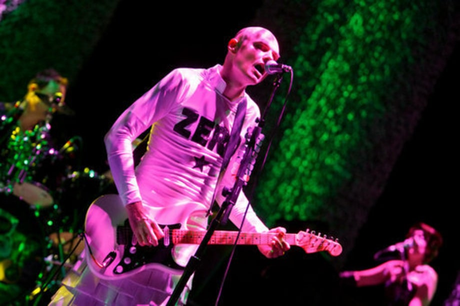 Smashing Pumpkins Anniversary Tour: Billy Corgan Performing