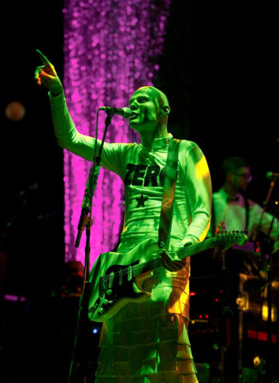Smashing Pumpkins Anniversary Tour: Billy Corgan Performing