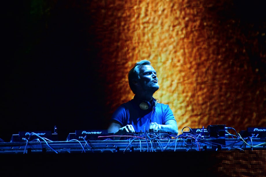 5 Country-EDM Songs Inspired by Avicii