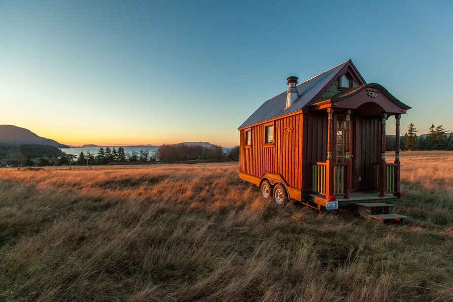 Sat, 1/7: Tiny House Nation (FYI Network)