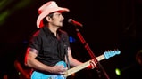 Brad Paisley Plans 2016 Country Nation College Tour