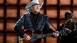 Alan Jackson Plots 2017 Honky Tonk Highway Tour
