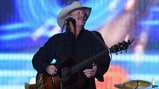 Alan Jackson Extends 2017 Honky Tonk Highway Tour