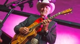 Tommy Allsup, Guitarist Who Avoided 'Day the Music Died' Crash, Dead at 85