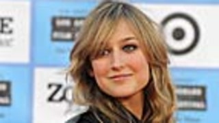 Leelee Sobieski Expecting Her First Baby!