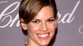 Us Wrap: Hilary Swank Walks Naked in Front of Boyfriend's Son
