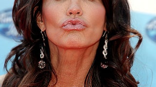 It's Janice Dickinson!