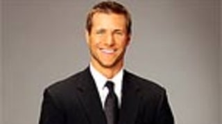 Jake Pavelka Working as an Airline Pilot Again!