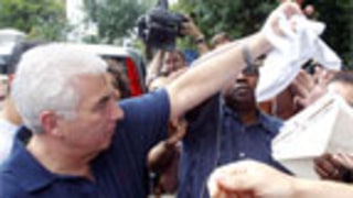 PIC: Amy Winehouse's Dad Mitch Gives Daughter's Clothes to Fans