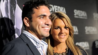 Ali Fedotowsky, Fiance Roberto Martinez Are