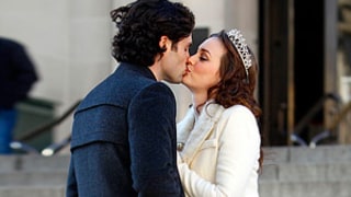 PIC: Gossip Girl's Leighton Meester, Penn Badgley Kiss on Set!