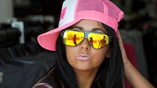 Snooki Makes Sex Jokes During Game Night on Jersey Shore