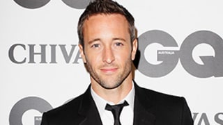 Hawaii 5-0's Alex O'Loughlin Enters Treatment for Prescription Drug Issue