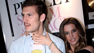 PIC: LOL! Lisa Marie Presley