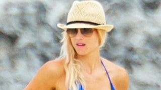 PIC: Elin Nordegren Flaunts Sexy Bod in Bright Blue Bikini