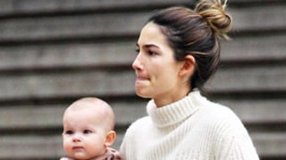 Lily Aldridge Steps Out Without Makeup, Holds Daughter Dixie Pearl: Picture