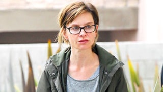 Calista Flockhart Steps Out Without Makeup, Has Perfect Complexion