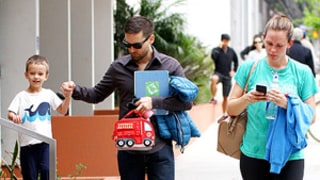 Jennifer Garner Walks Past Pal Tobey Maguire Without Noticing: Picture