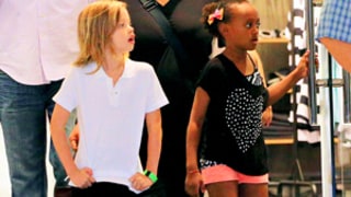 Brad Pitt, Angelina Jolie's Daughters Shiloh and Zahara Go Shopping in NYC: Picture