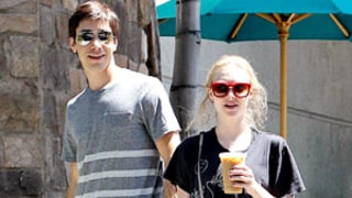 Amanda Seyfried, Justin Long All Smiles on Playful Date in L.A.: Picture
