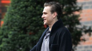 Jason Segel Looks Skinny, Shows Off Dramatic Weight Loss For Movie Role
