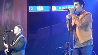 Joe, Nick Jonas Perform Without Kevin Jonas Two Months After Jonas Brothers Breakup